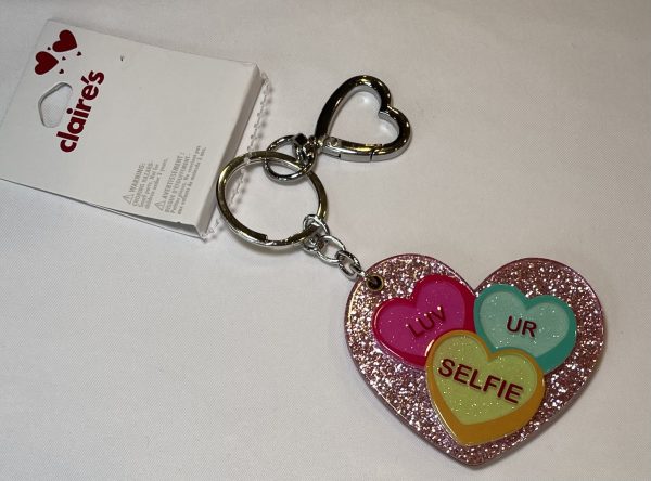 CLAIRE'S LOVE YOUR SELFIE KEYCHAIN