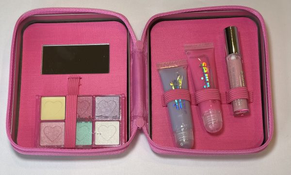 GLITTER HEART CONVERSATION MAKEUP KIT - Image 2