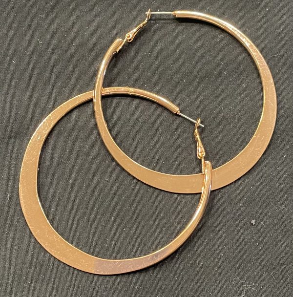 ROSE GOLD HOOP EARRINGS