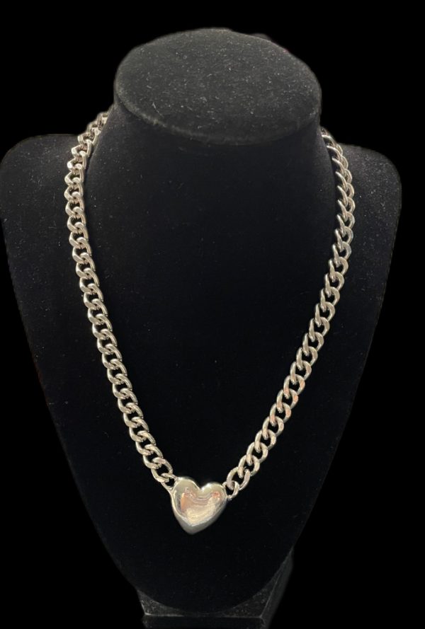 HEART CHARM CHAIN