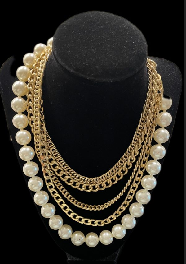 MID CENTURY GOLD PLATED FAUX PEARL NECKLACE