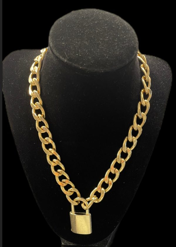 GOLD LINK CHAIN WITH LOCK